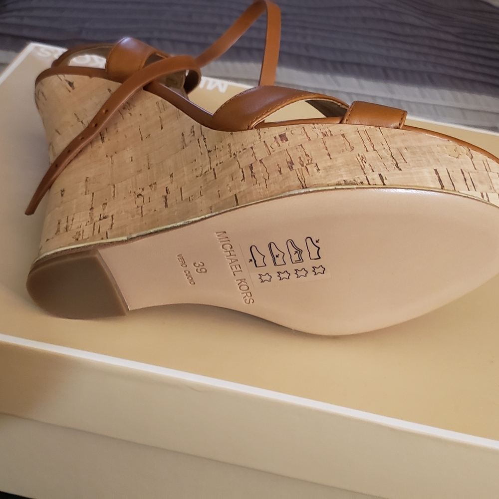 Sandals - Picture 2 of 2